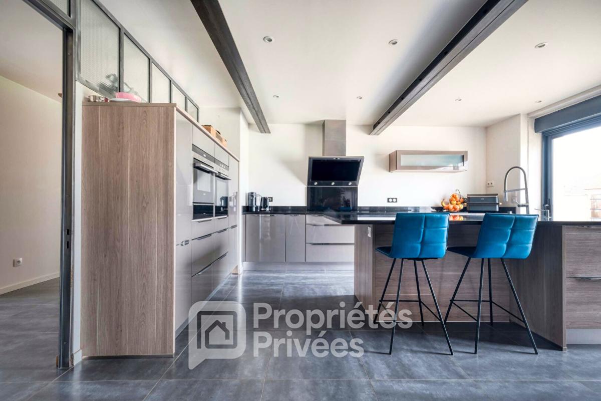 BRIIS-SOUS-FORGES Corps de ferme rénové : combinaison réussie entre charme de l'ancien et confort du moderne 5