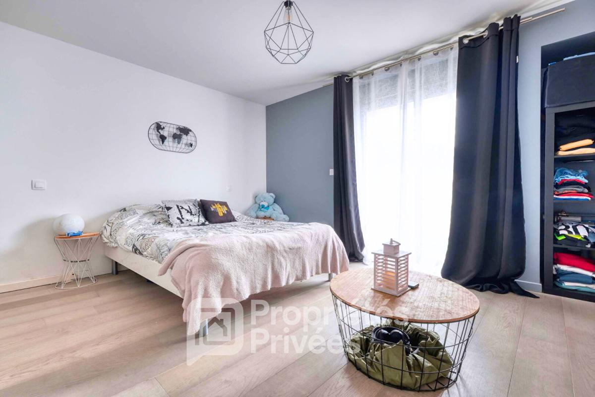 BRIIS-SOUS-FORGES Corps de ferme rénové : combinaison réussie entre charme de l'ancien et confort du moderne 7