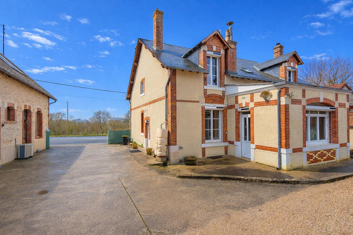 MENNETOU-SUR-CHER Maison bourgeoise + Longère Mennetou/Cher 12 pièces 560 m2 1