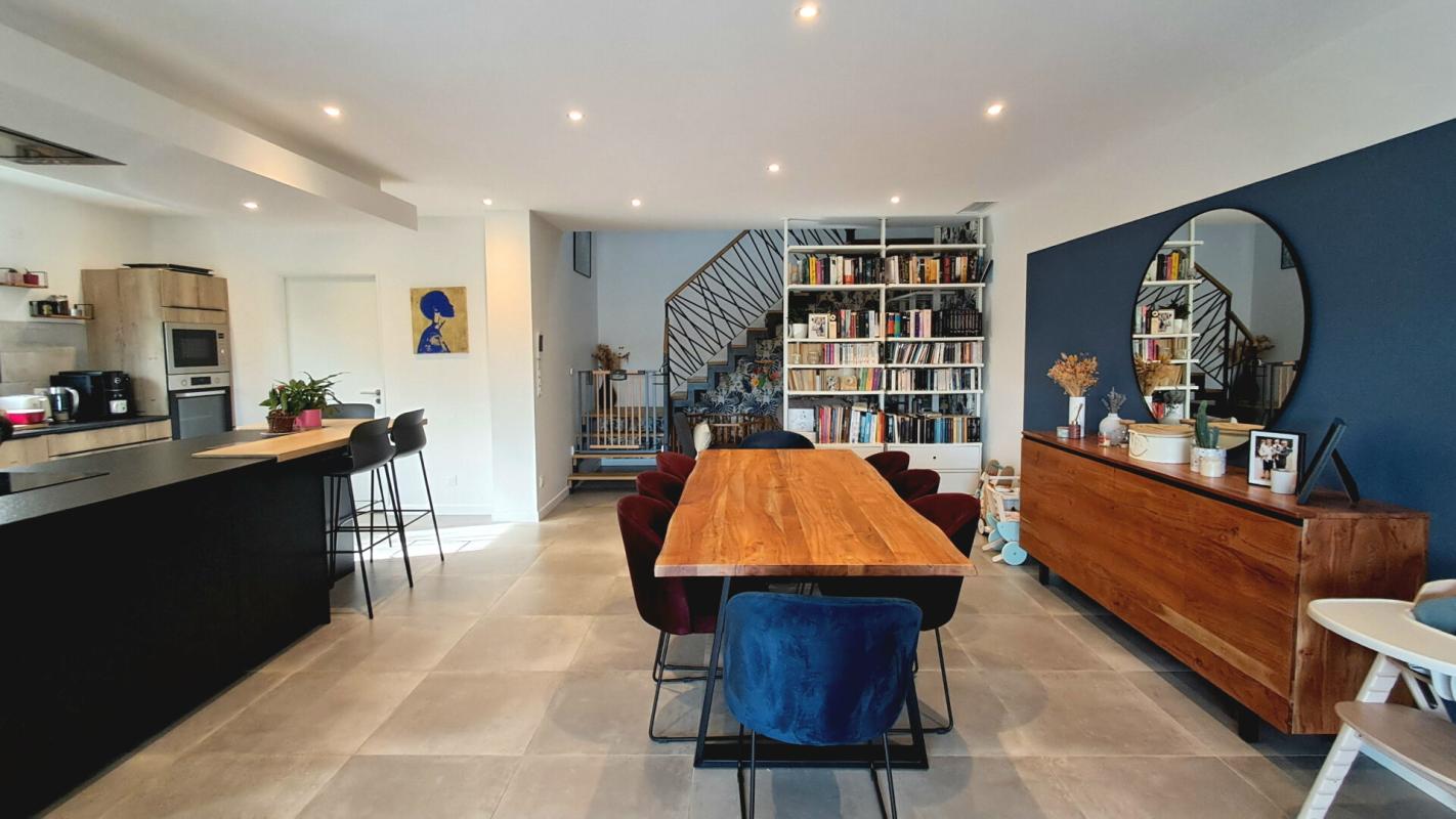 CASTANET-TOLOSAN Maison Castanet Tolosan 5 pièce(s) 179.38 m2 2