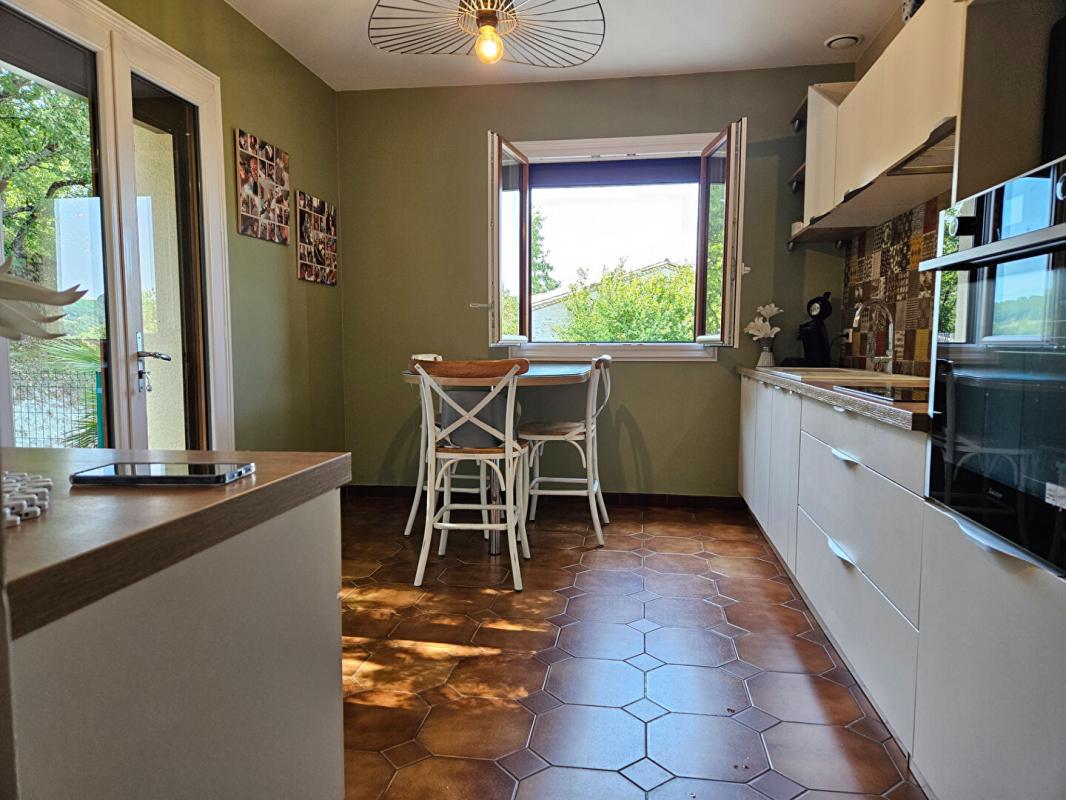 PENNE-D'AGENAIS Penne d'Agenais -: Maison plain pied, 6 pièces - 4 Chambres -145 m², vue - Studette -double garage - piscine 5