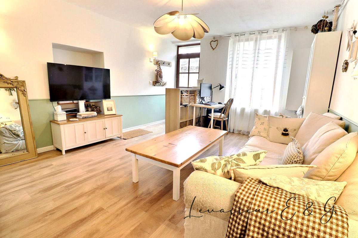 BURY Bury 60250 - Maison en pierre 3 chambres rénovée sur 203m² de terrain 2