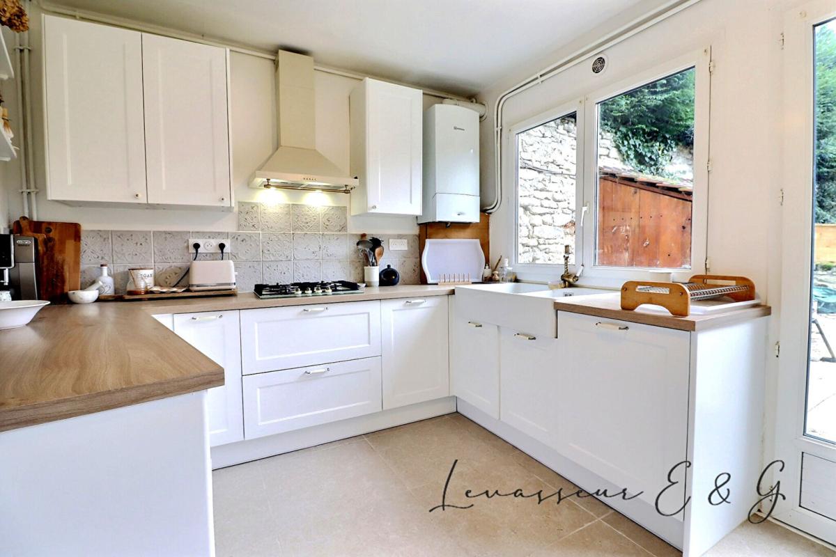 BURY Bury 60250 - Maison en pierre 3 chambres rénovée sur 203m² de terrain 5