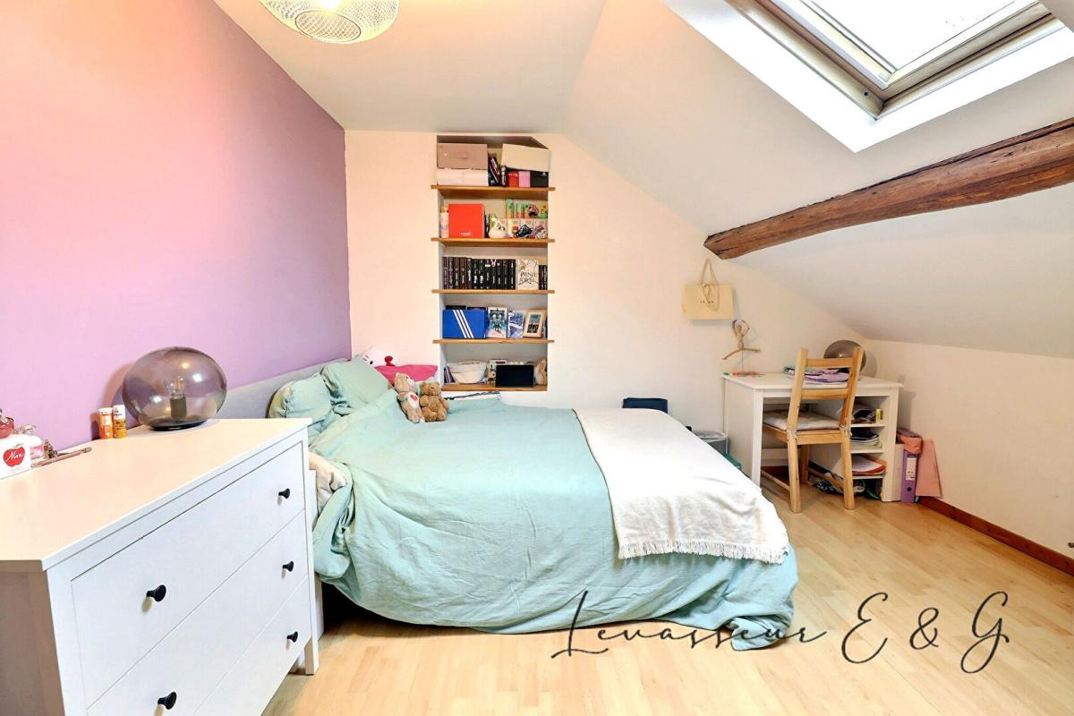 BURY Bury 60250 - Maison en pierre 3 chambres rénovée sur 203m² de terrain 9