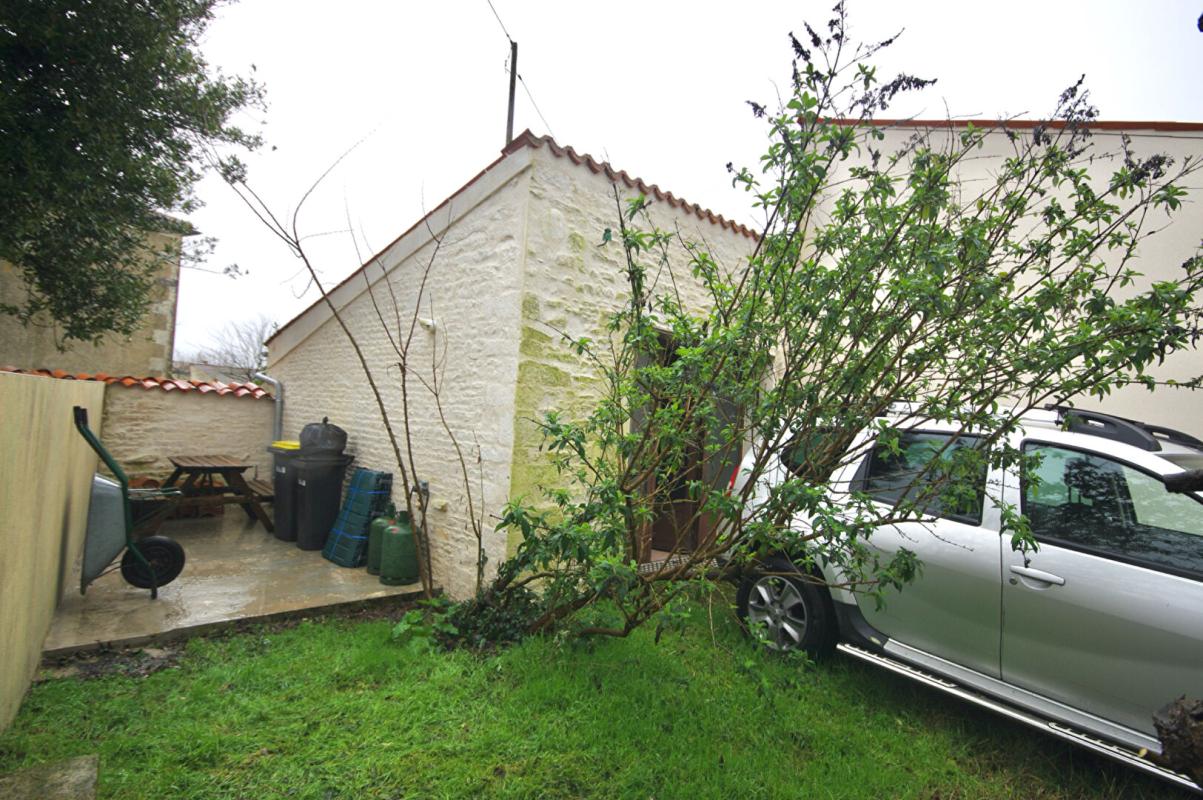 VERINES Maison  3 pièce(s) 15