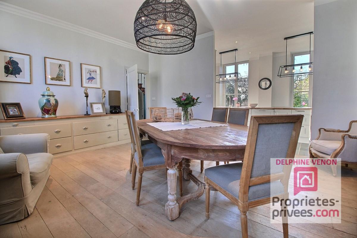 CHATEAUNEUF-SUR-LOIRE Maison prestige entre Loire et coeur de ville à Châteauneuf Sur Loire  sur un parc de 1600 m²  dominant  les terres du château 3