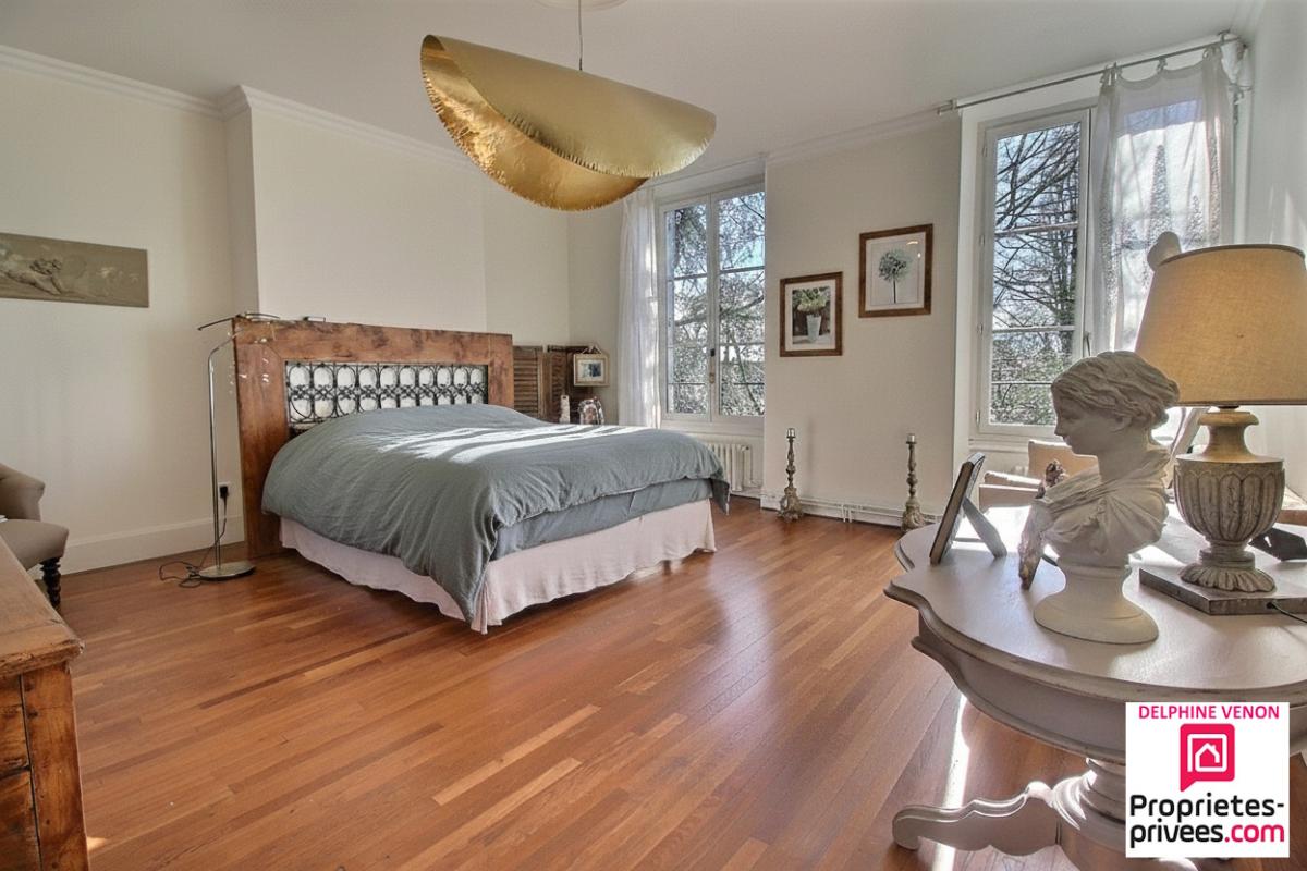 CHATEAUNEUF-SUR-LOIRE Maison prestige entre Loire et coeur de ville à Châteauneuf Sur Loire  sur un parc de 1600 m²  dominant  les terres du château 6