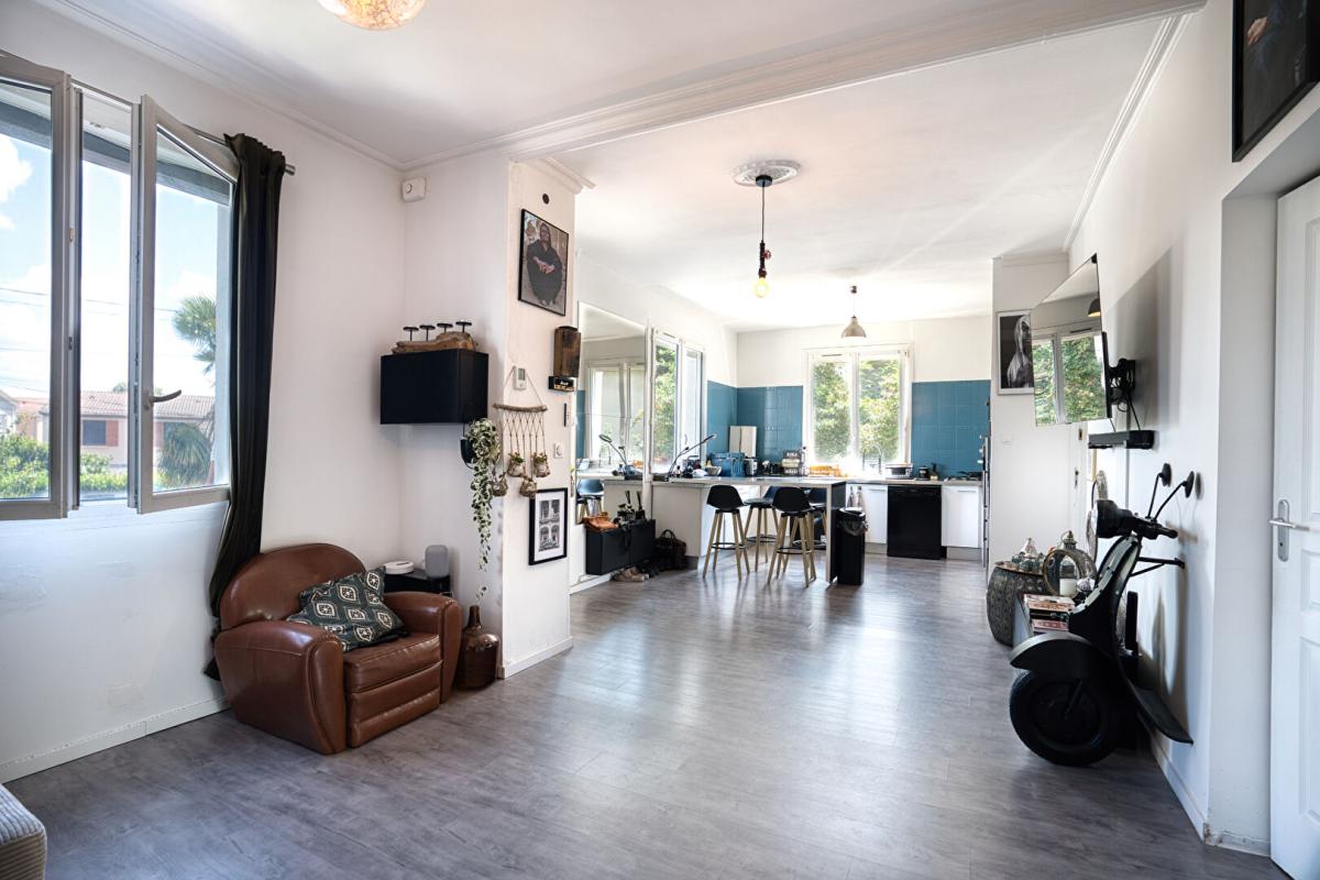 VAULX-EN-VELIN Maison au calme avec potentiel locatif dans un écrin de verdure 1