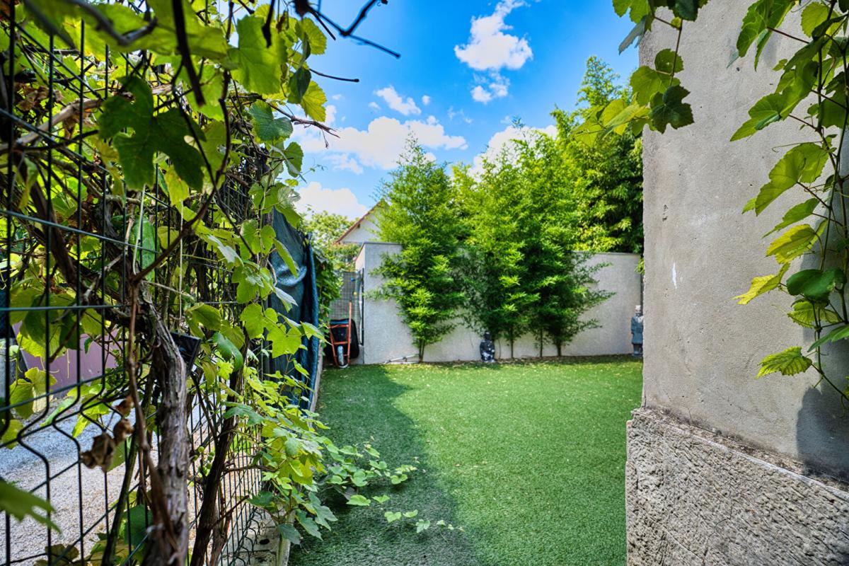 VAULX-EN-VELIN Maison au calme avec potentiel locatif dans un écrin de verdure 14