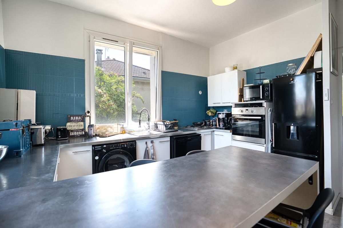 VAULX-EN-VELIN Maison au calme avec potentiel locatif dans un écrin de verdure 18