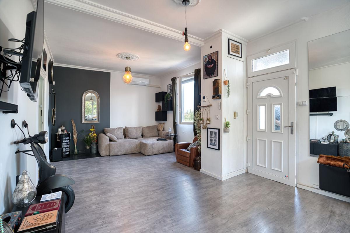 VAULX-EN-VELIN Maison au calme avec potentiel locatif dans un écrin de verdure 2