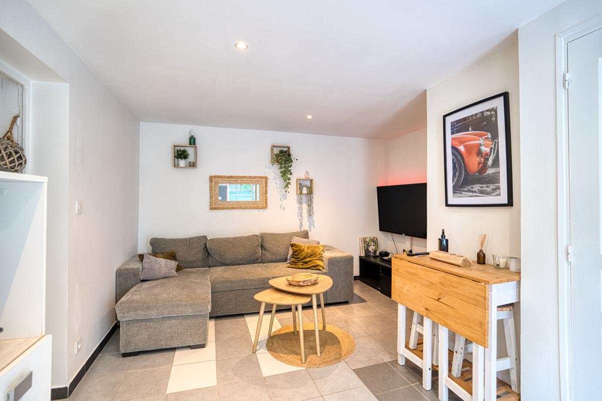 VAULX-EN-VELIN Maison au calme avec potentiel locatif dans un écrin de verdure 8