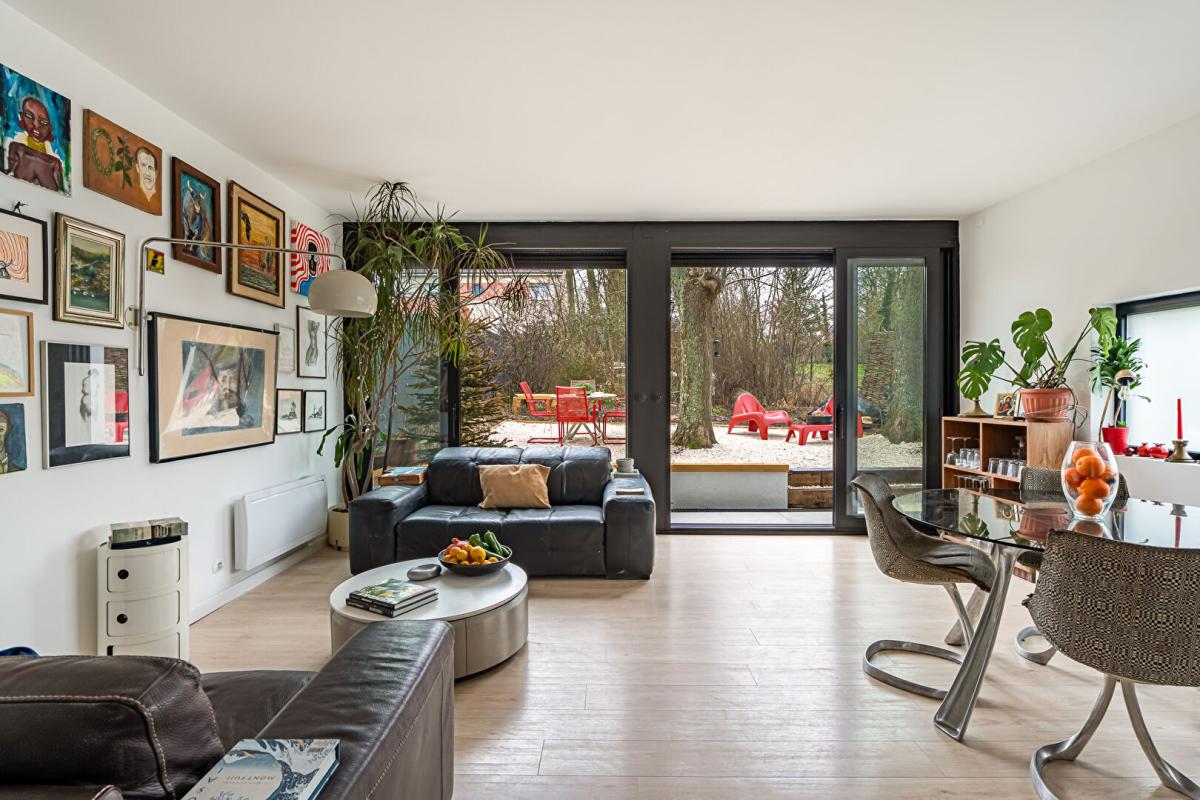 VILLIERS-SAINT-FREDERIC Maison D'architecte à Villiers Saint Frederic 7 pièce(s) 187 m2 1