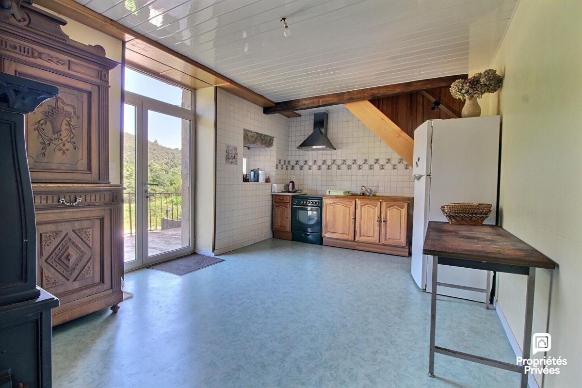 MEYRAS Maison en pierre de 6 pièces pour 97 m2 sur Meyras 2