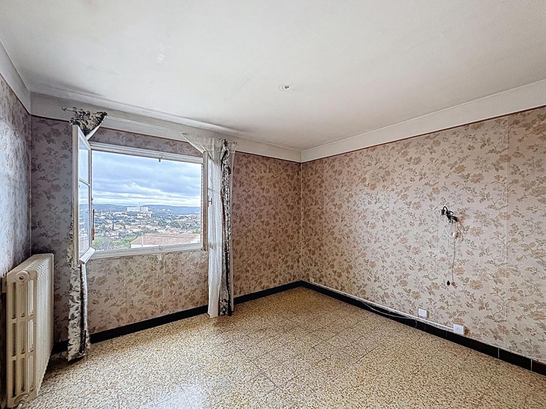 LES PENNES-MIRABEAU Maison les pennes mirabeau (possibilité 2 appartements ) 3