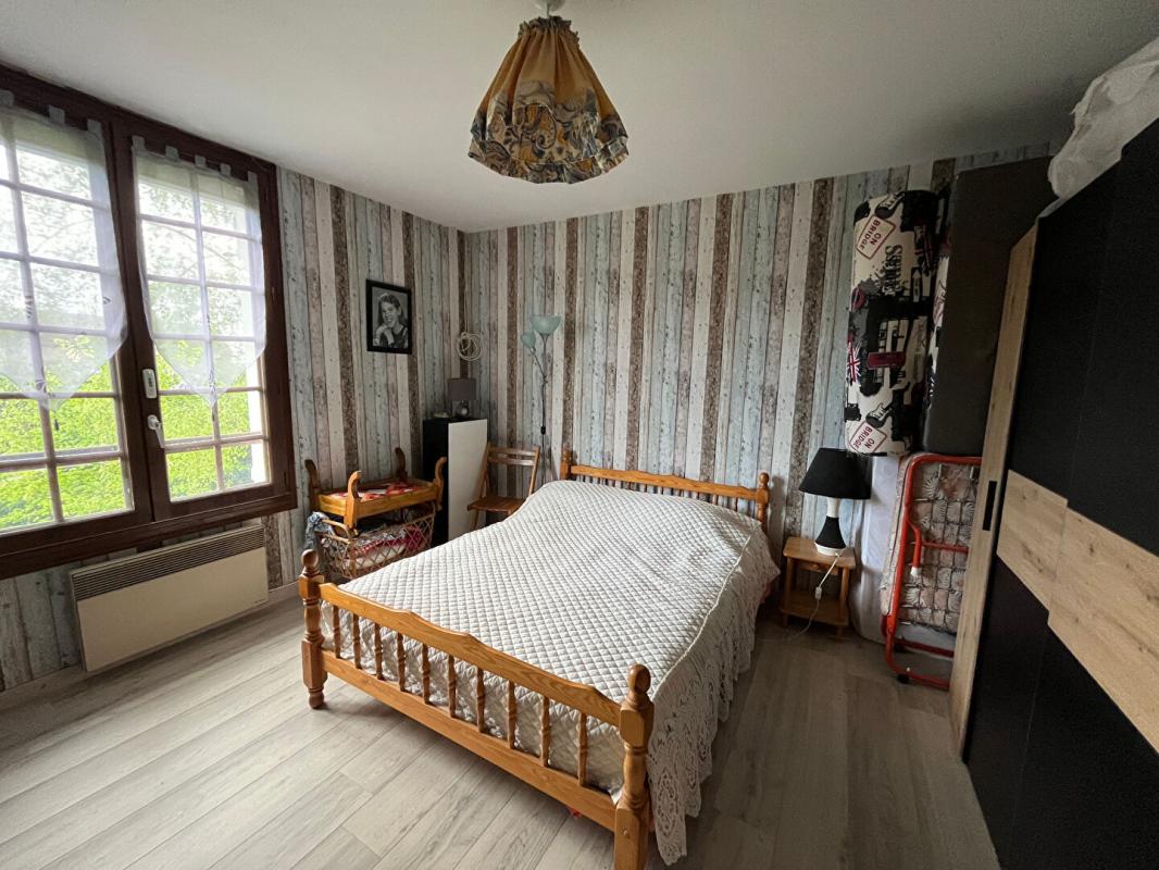 LA FERTE-SOUS-JOUARRE Authentique longère avec piscine, dépendances et belles prestations ? Cadre bucolique garanti 7