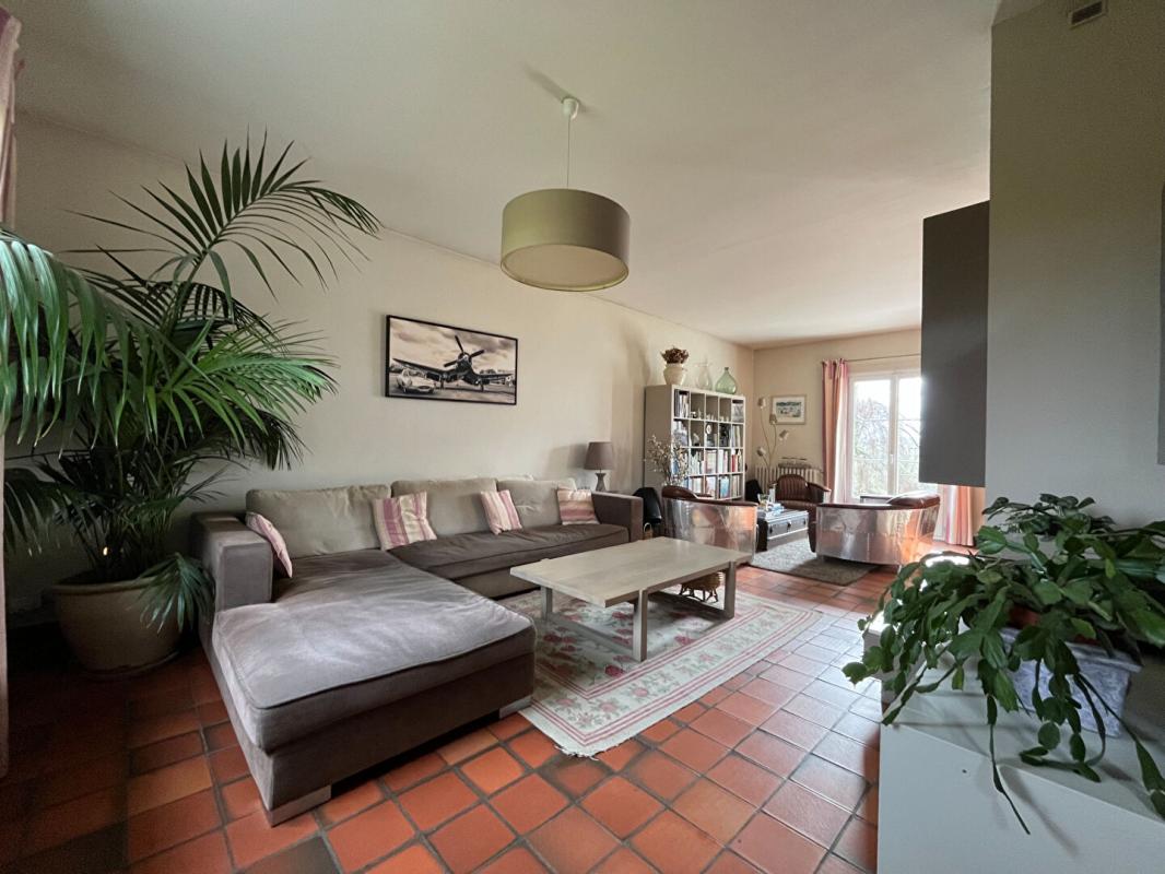 CREPY-EN-VALOIS CREPY EN VALOIS - MAISON 5 CHAMBRES 198 m², Rue d'Hazemont 2