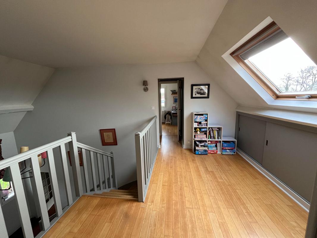 CREPY-EN-VALOIS CREPY EN VALOIS - MAISON 5 CHAMBRES 198 m², Rue d'Hazemont 7