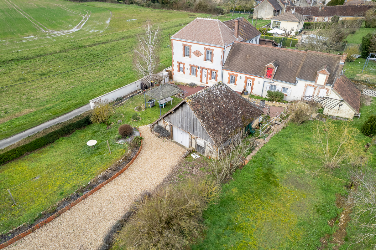 GENOUILLY Maison Genouilly 5 pièce(s) 125.31 m2 14