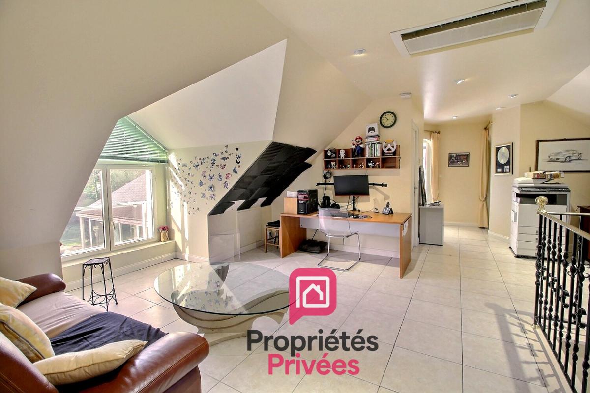 VILLEMANDEUR A seulement 1h de PARIS - PROPRIETE CONTEMPORAINE D'EXCEPTION de 350 m2 - PISCINE chauffée - JACUZZI - PARC ARBORE d'environ 4200  m2 - Classe énergétique A ! 10