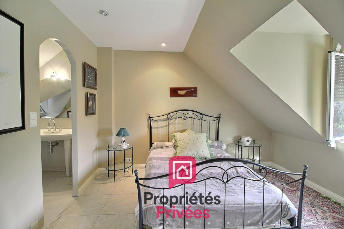 VILLEMANDEUR A seulement 1h de PARIS - PROPRIETE CONTEMPORAINE D'EXCEPTION de 350 m2 - PISCINE chauffée - JACUZZI - PARC ARBORE d'environ 4200  m2 - Classe énergétique A ! 11