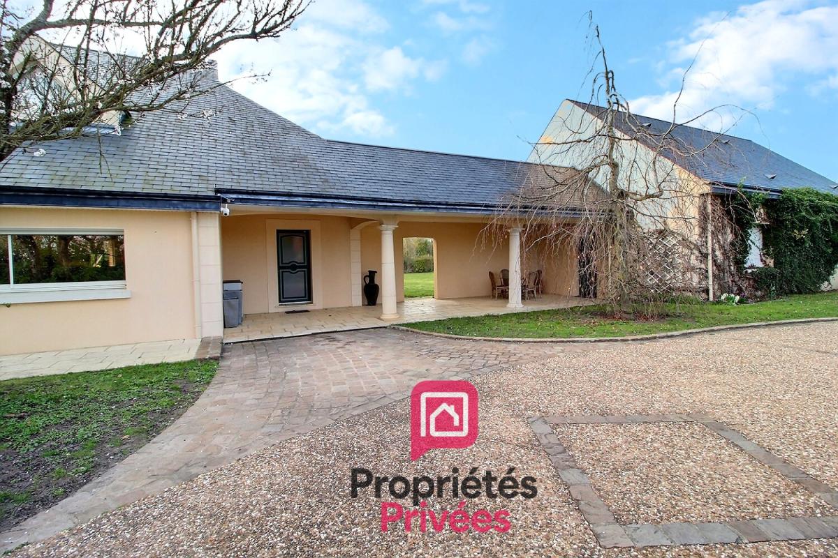 VILLEMANDEUR A seulement 1h de PARIS - PROPRIETE CONTEMPORAINE D'EXCEPTION de 350 m2 - PISCINE chauffée - JACUZZI - PARC ARBORE d'environ 4200  m2 - Classe énergétique A ! 2