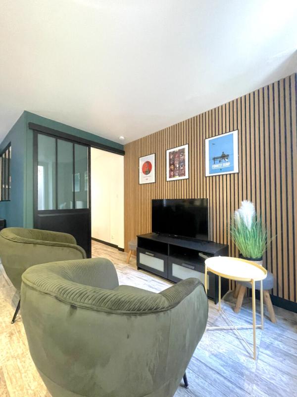 POITIERS Opportunité d'investissement ? Immeuble (sans copropriété et vendu meublé ) 2 logements Poitiers Centre forte rentabilité 11