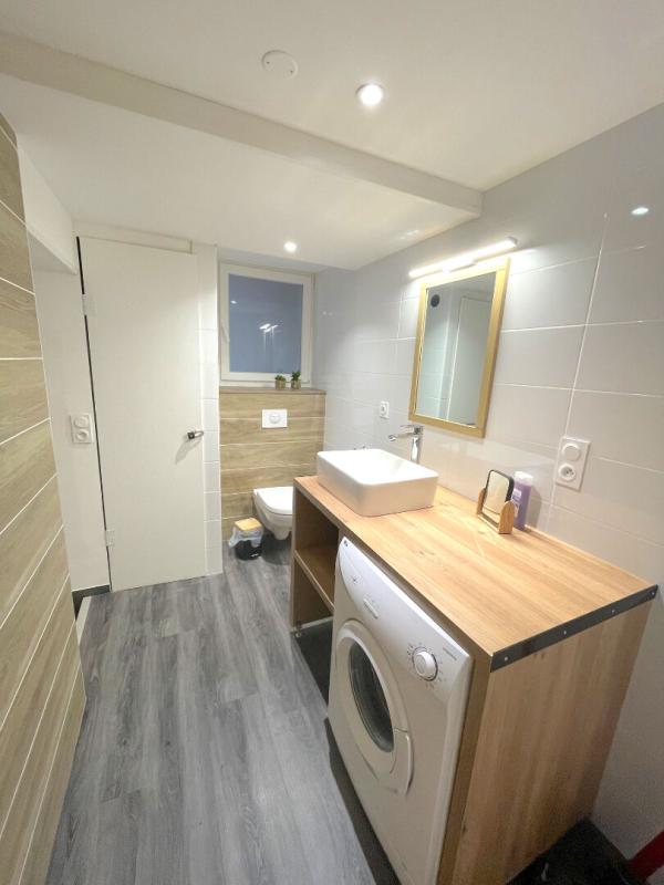 POITIERS Opportunité d'investissement ? Immeuble (sans copropriété et vendu meublé ) 2 logements Poitiers Centre forte rentabilité 14