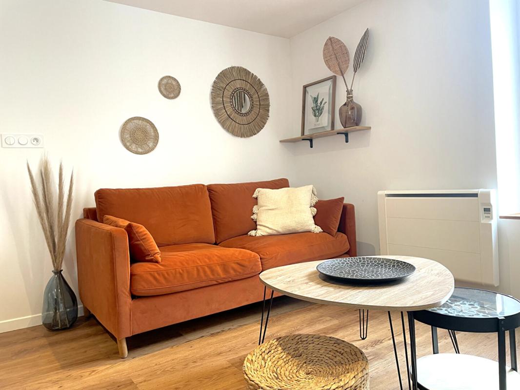 POITIERS Opportunité d'investissement ? Immeuble (sans copropriété et vendu meublé ) 2 logements Poitiers Centre forte rentabilité 5