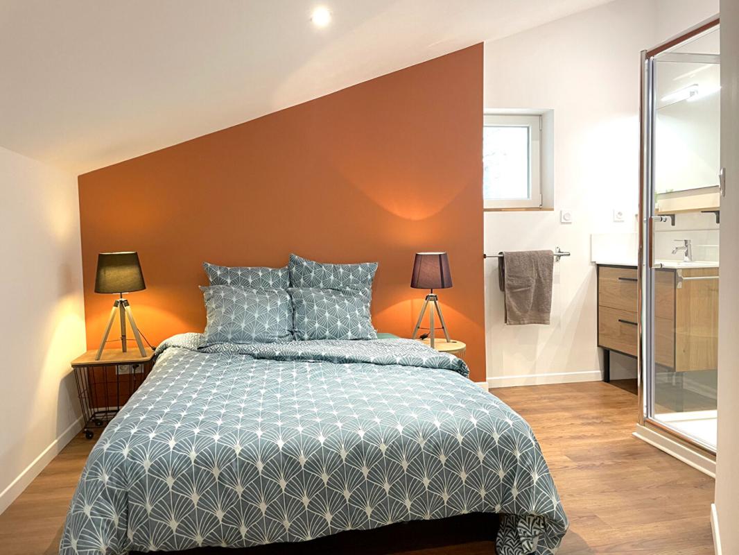 POITIERS Opportunité d'investissement ? Immeuble (sans copropriété et vendu meublé ) 2 logements Poitiers Centre forte rentabilité 8