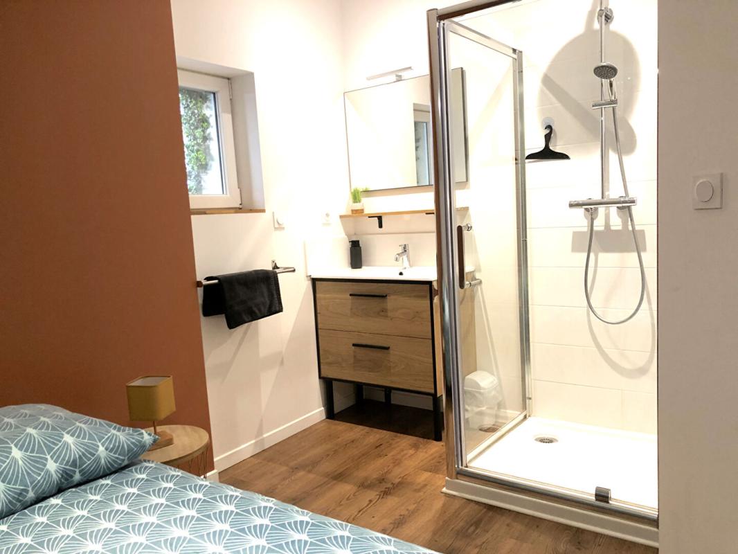 POITIERS Opportunité d'investissement ? Immeuble (sans copropriété et vendu meublé ) 2 logements Poitiers Centre forte rentabilité 9