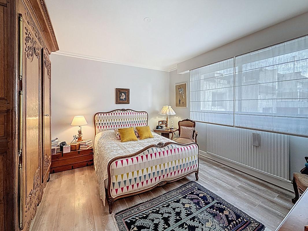 VANNES Vannes Albert 1er T4 lumineux de 108 m² avec balcon, 2 parkings et caves. A pied du Port 8