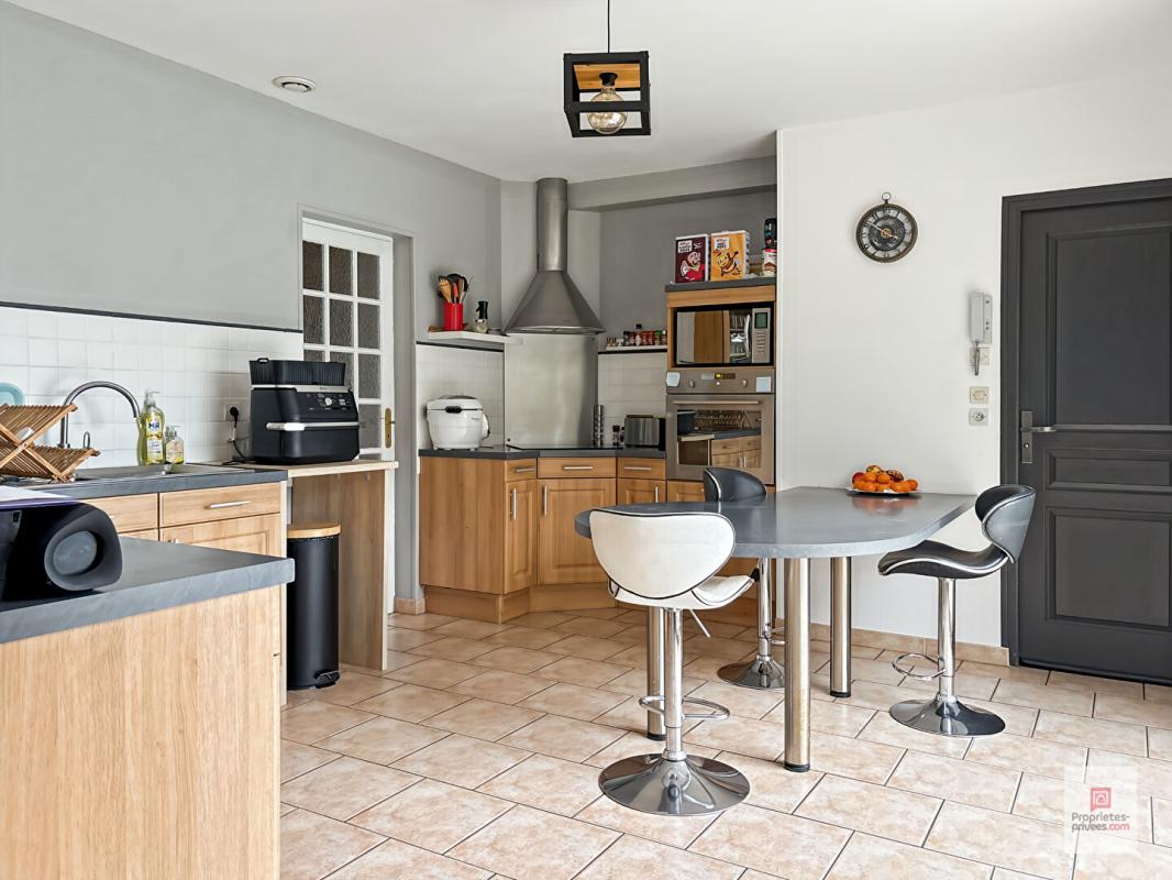 PARCE-SUR-SARTHE Maison Parce Sur Sarthe 6 pièce(s) 148 m2 2