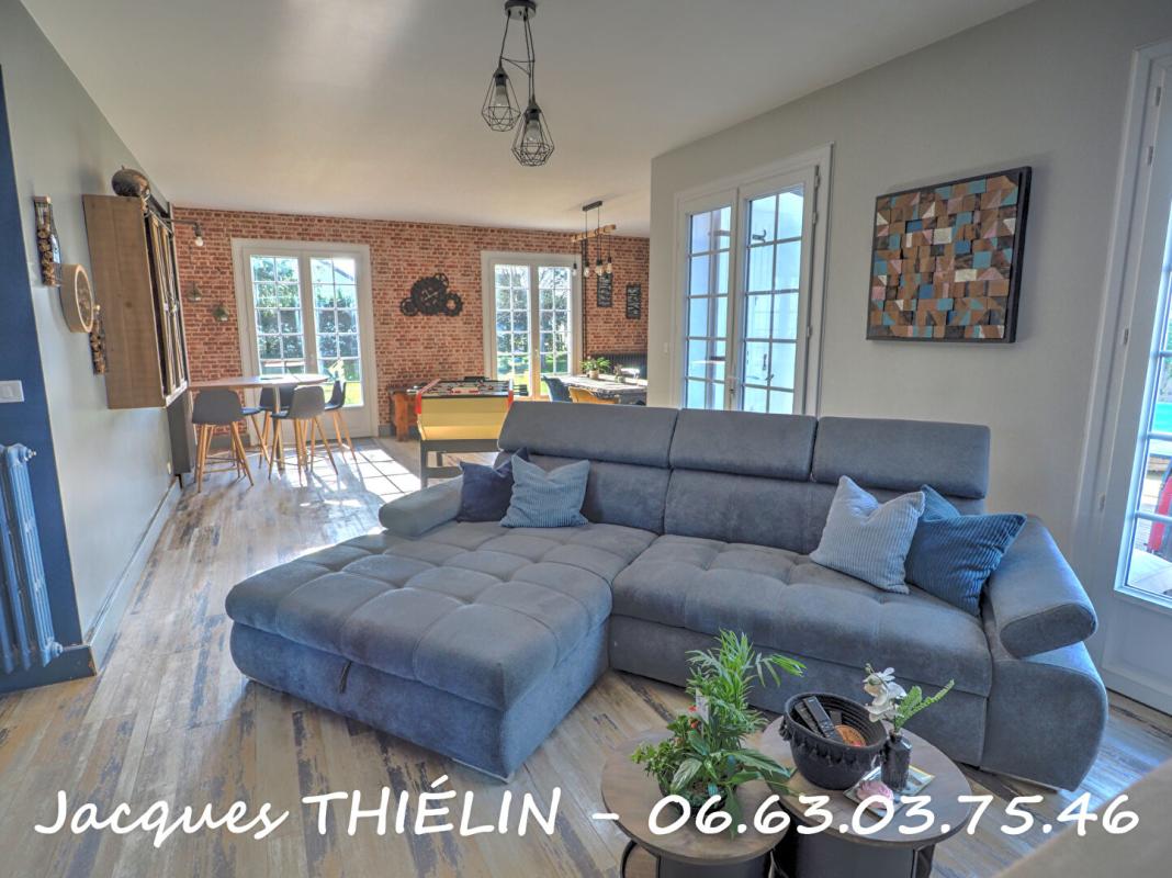 LONGUE-JUMELLES Maison familiale en hyper centre-ville de Longué 3