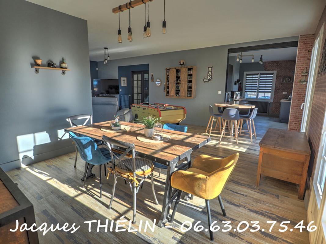 LONGUE-JUMELLES Maison familiale en hyper centre-ville de Longué 7