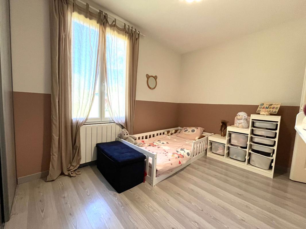RIBECOURT-DRESLINCOURT Maison de plain pied : 5 pièce(s) 103 m2 + Jardin 10
