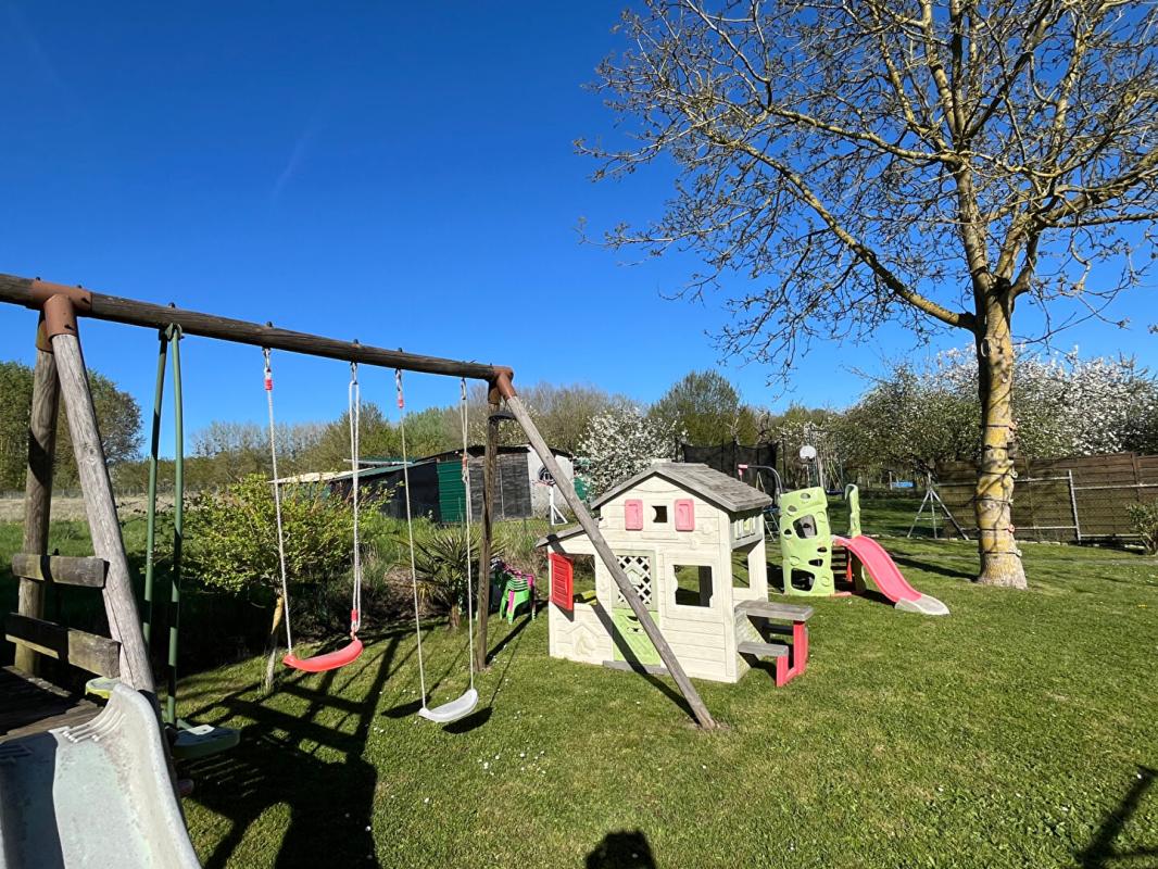 RIBECOURT-DRESLINCOURT Maison de plain pied : 5 pièce(s) 103 m2 + Jardin 12