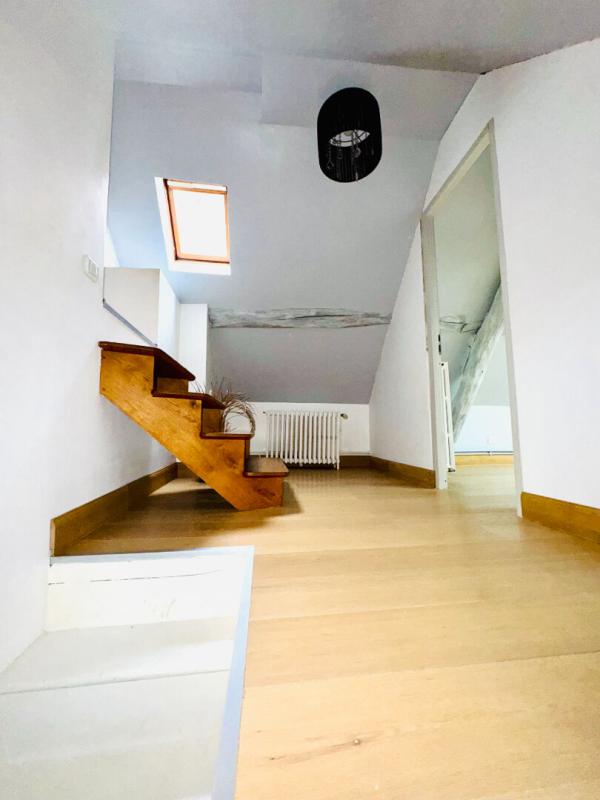 CREPY-EN-VALOIS Maison Crepy En Valois 7 pièce(s) 203 m2 + Studio 11