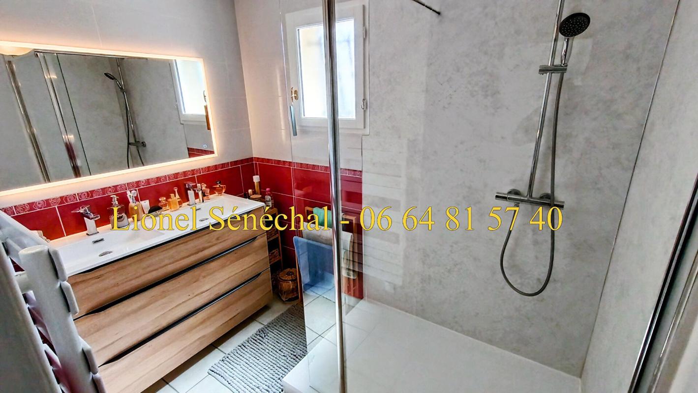 BEAUMONT-SUR-SARTHE Maison entièrement de plain - pied 9 pièces de 140 m2 à Beaumont sur Sarthe 10