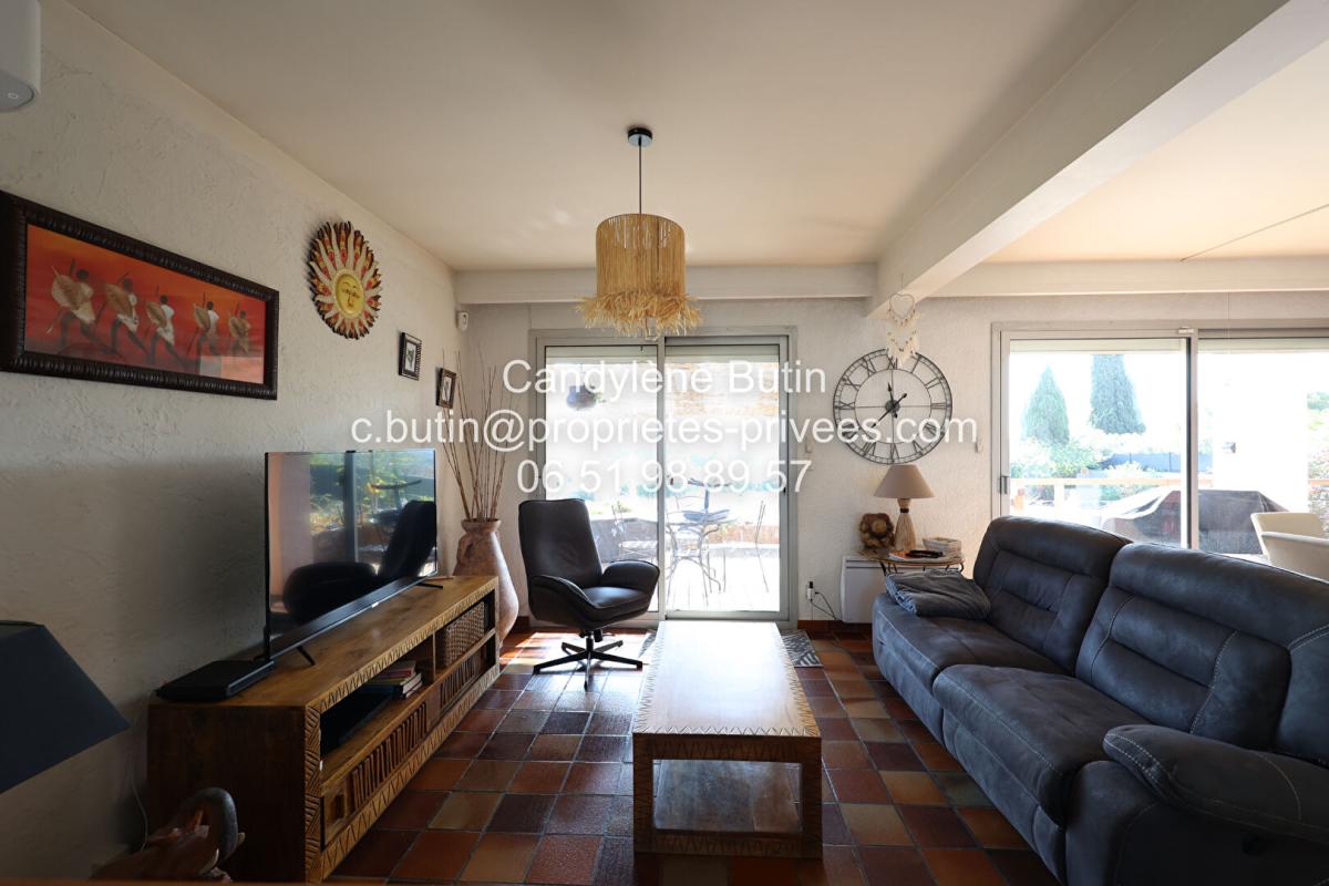 OUVEILLAN Villa T4 rénovée avec piscine et vue 10