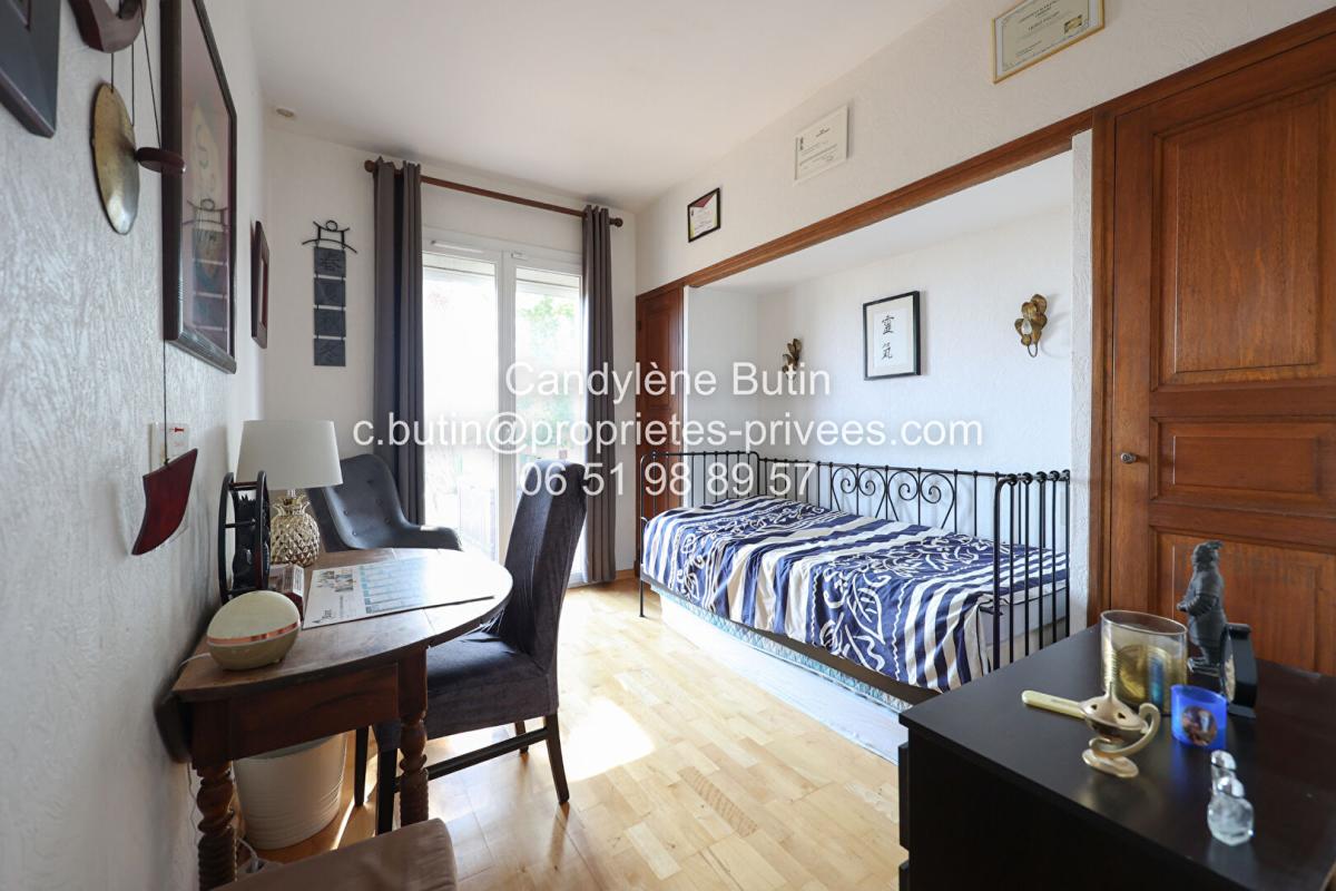 OUVEILLAN Villa T4 rénovée avec piscine et vue 14