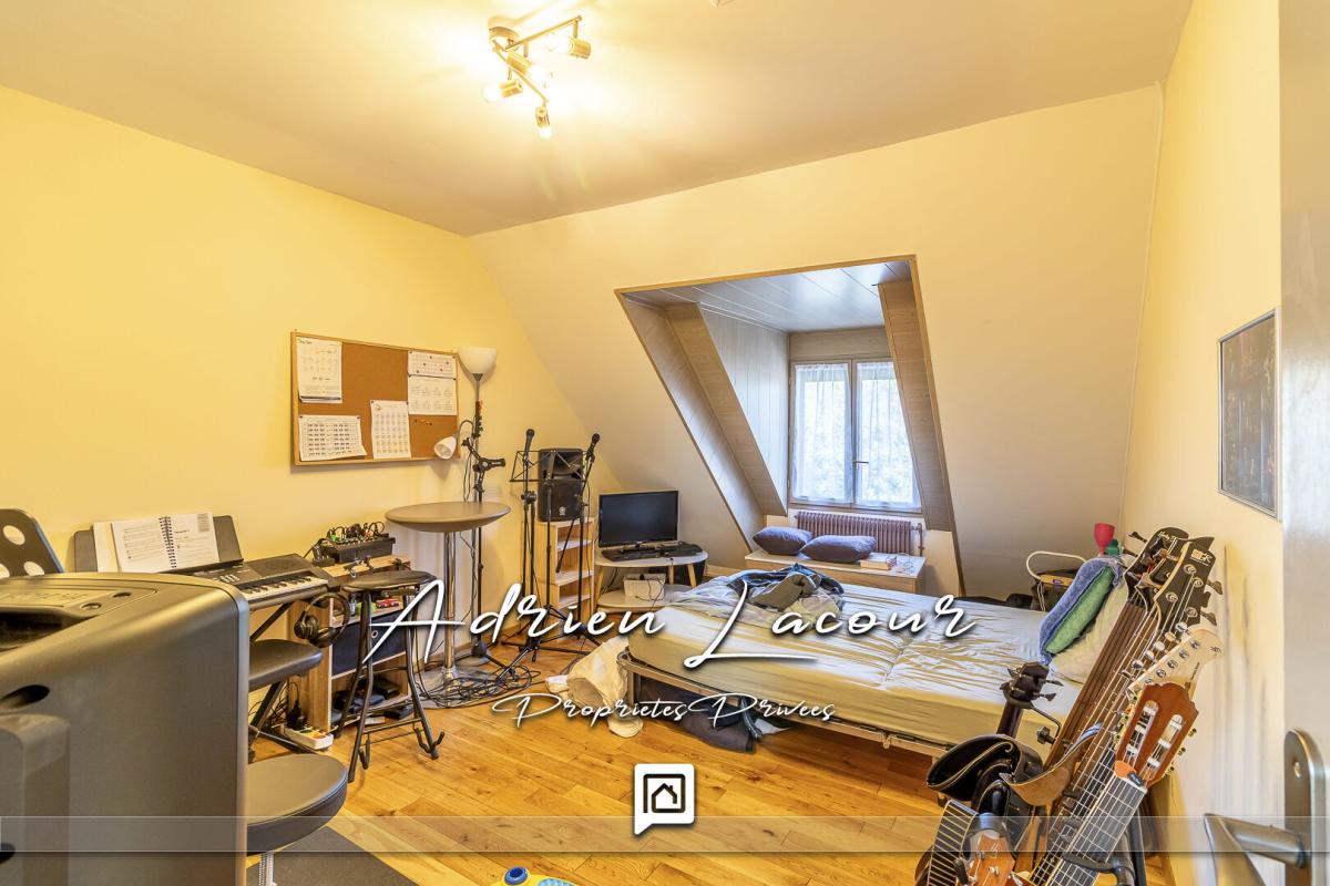 ROMORANTIN-LANTHENAY Maison Romorantin Lanthenay 8 pièce(s) 150 m2 11