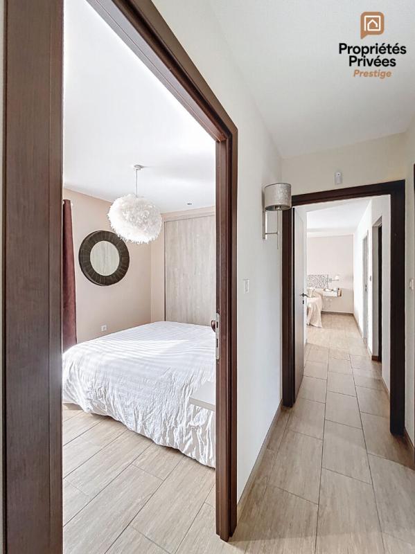 OLLIERES VUE DOMINANTE - PLAIN-PIED 200m² - PISCINE - ENVIRON 4000 m² + PARCELLE DÉTACHABLE - 25MIN AIX 13