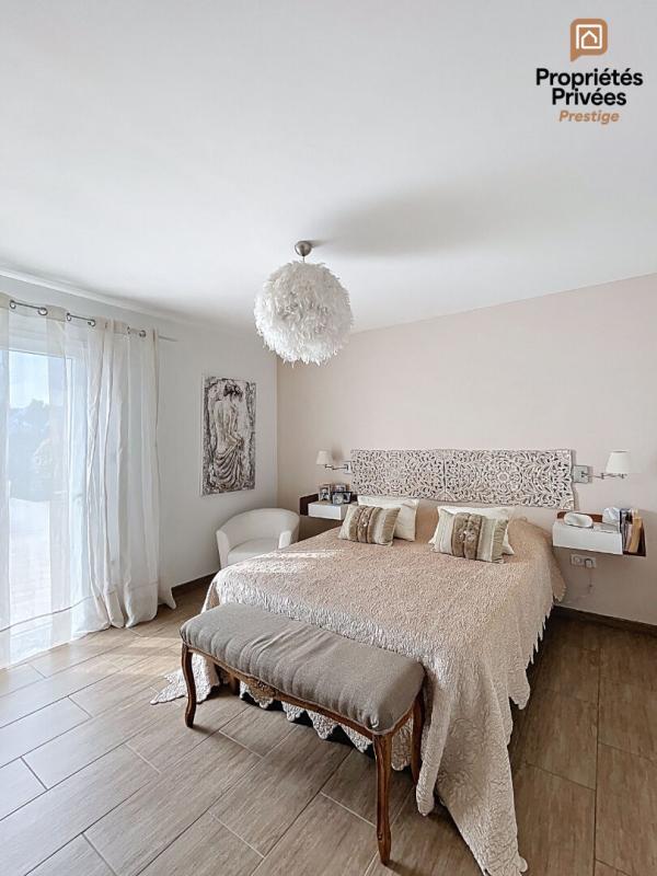 OLLIERES VUE DOMINANTE - PLAIN-PIED 200m² - PISCINE - ENVIRON 4000 m² + PARCELLE DÉTACHABLE - 25MIN AIX 15