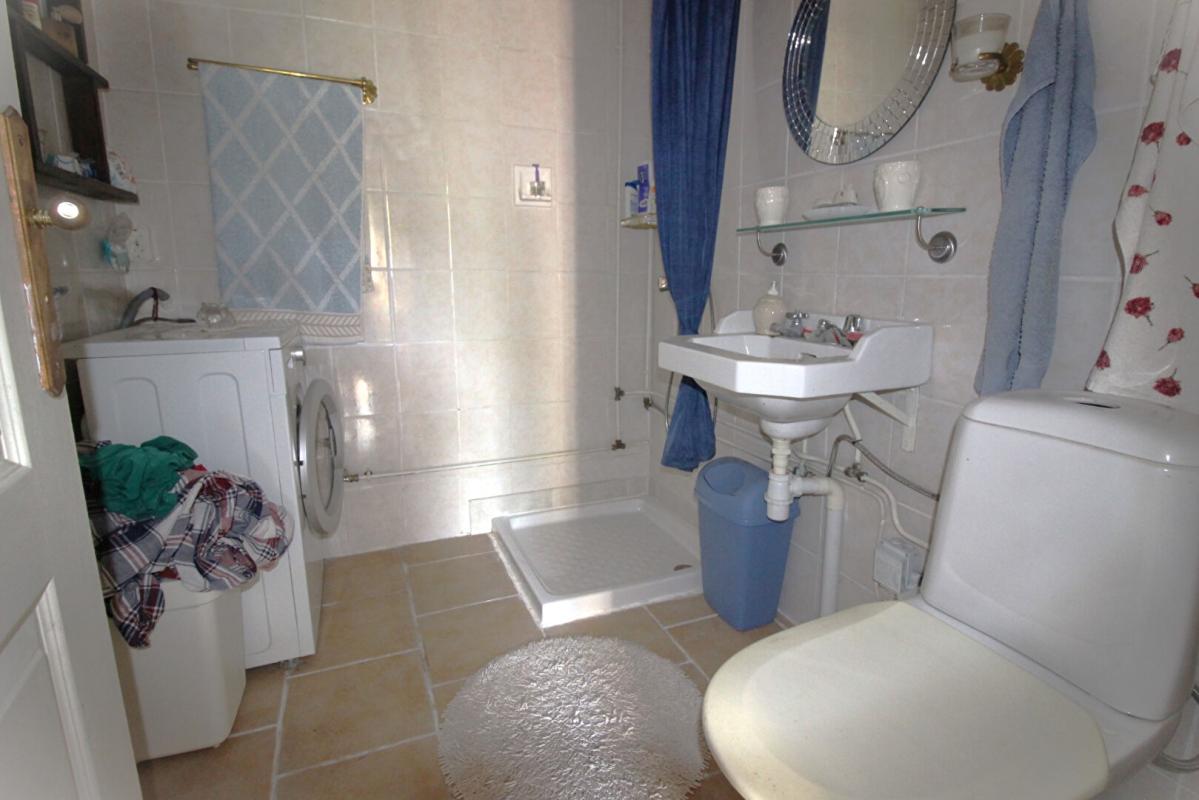 SAINT-PALAIS-DE-PHIOLIN PONS - Maison de village à Saint Palais De Phiolin 17800 10