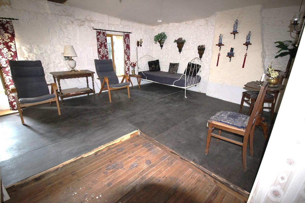 SAINT-PALAIS-DE-PHIOLIN PONS - Maison de village à Saint Palais De Phiolin 17800 12