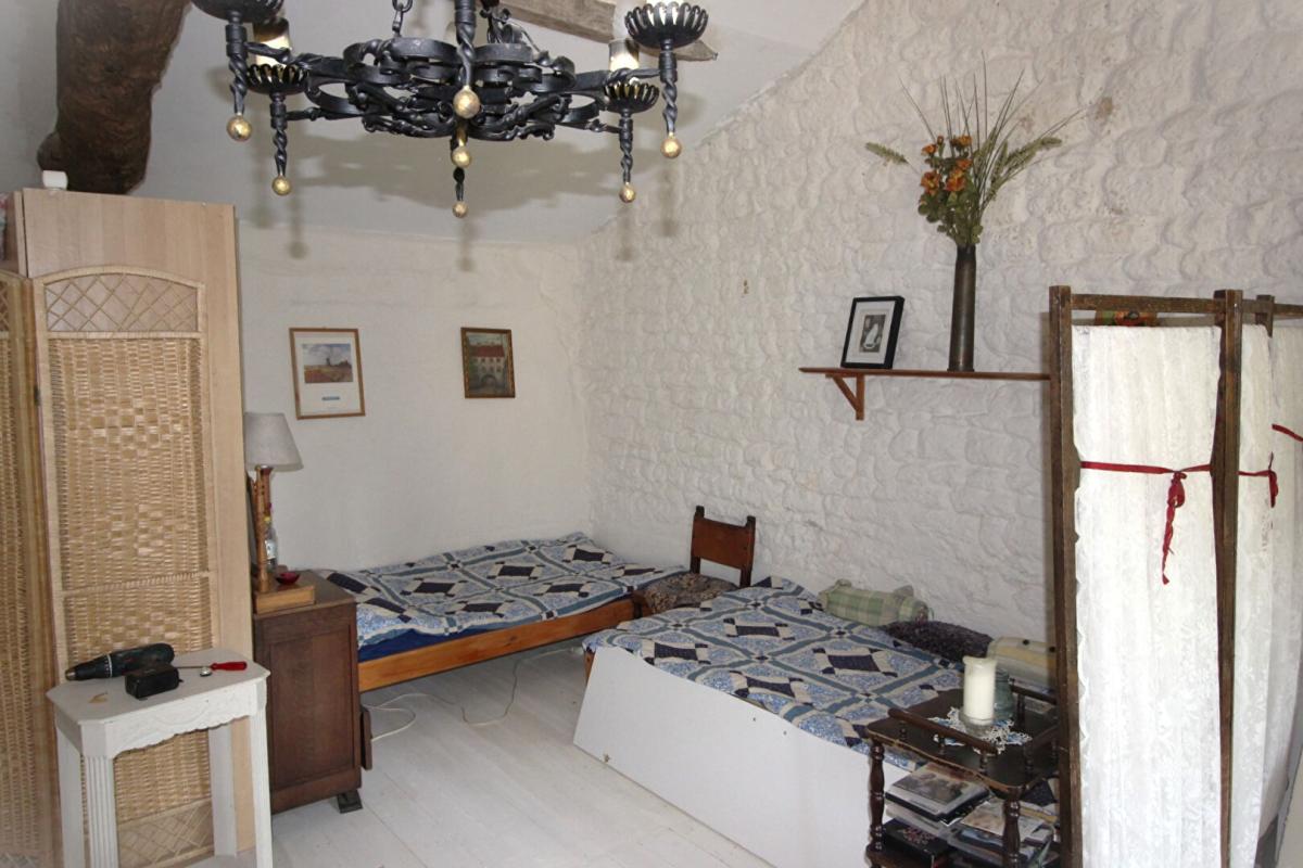 SAINT-PALAIS-DE-PHIOLIN PONS - Maison de village à Saint Palais De Phiolin 17800 13