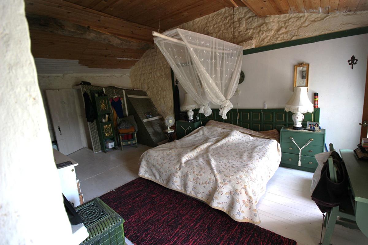 SAINT-PALAIS-DE-PHIOLIN PONS - Maison de village à Saint Palais De Phiolin 17800 15