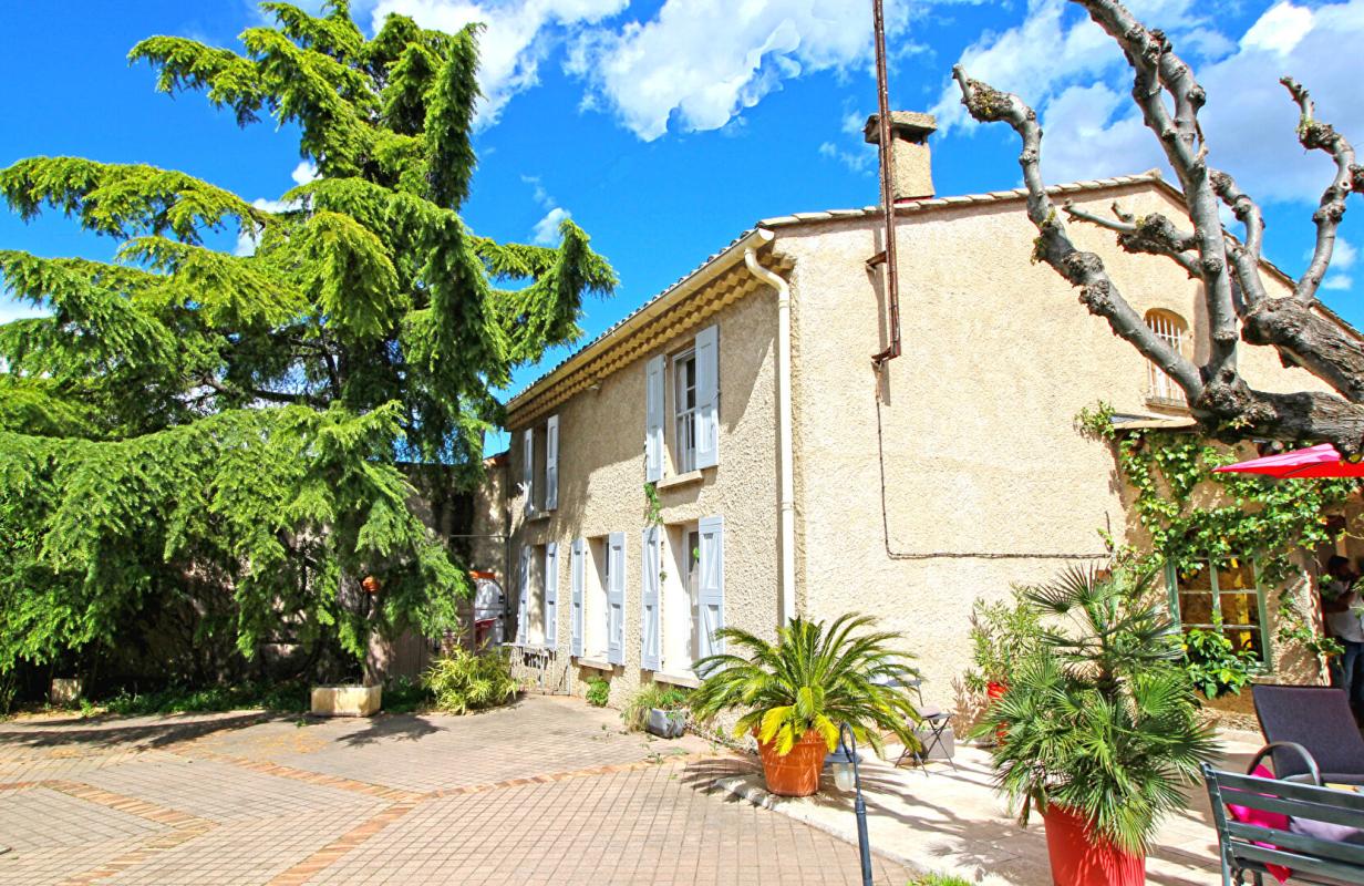 SAINTE-TULLE Maison Provençale 11 pièces 233 m2 Sainte-tulle (04220) 1