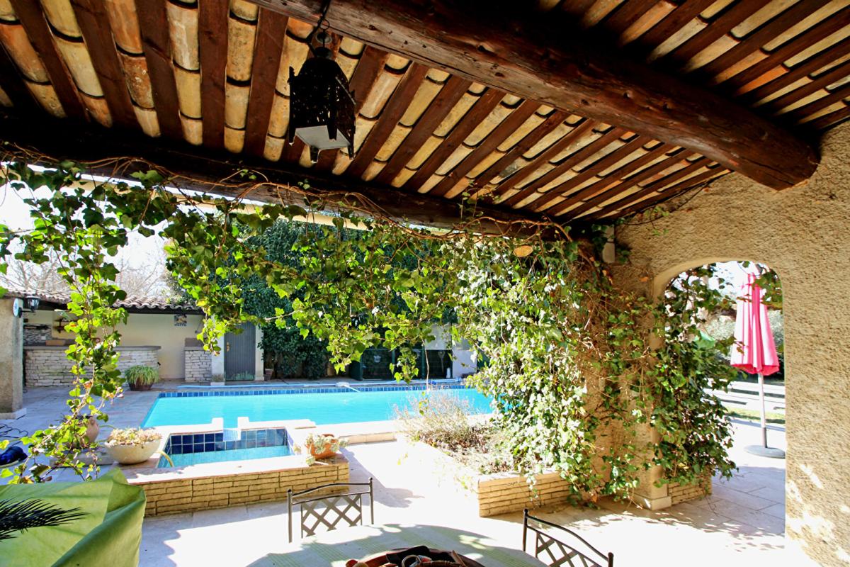 SAINTE-TULLE Maison Provençale 11 pièces 233 m2 Sainte-tulle (04220) 3